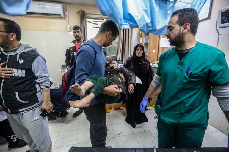 جرحى في أحد مستشفيات قطاع غزة