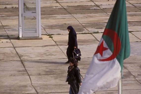 طالبات في مدرسة جزائرية 