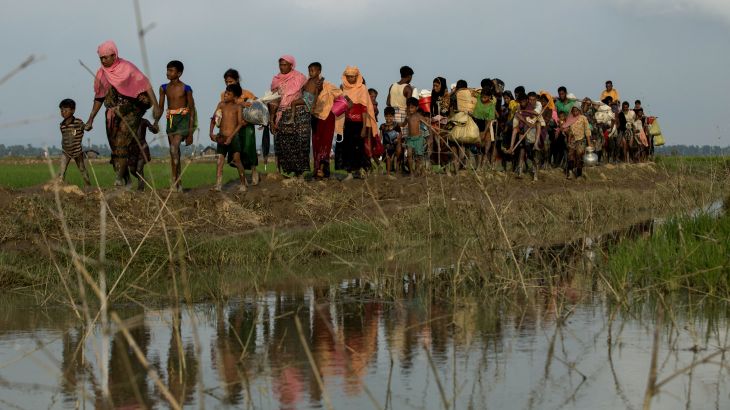 مسلمو الروهينغيا يفرون من أعمال القتل في راخين بميانمار