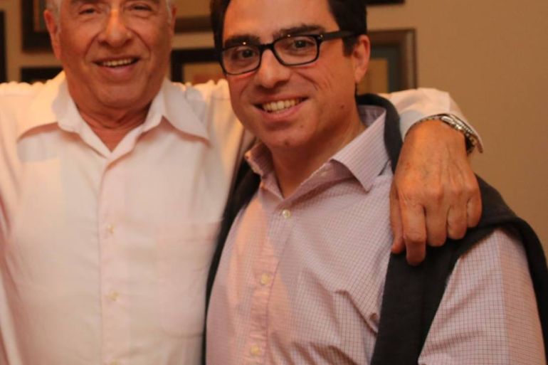 رجل الأعمال الأمريكي من أصل إيراني سياماك نمازي ووالده باقر