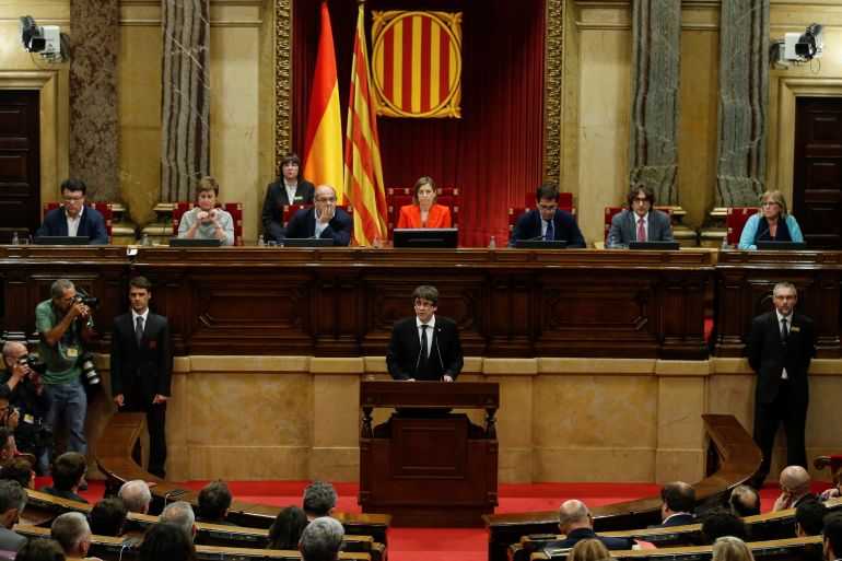 رئيس الحكومة الكتالونية تشارلز بويغديمونت في خطابه أمام أعضاء البرلمان الإقليمي 