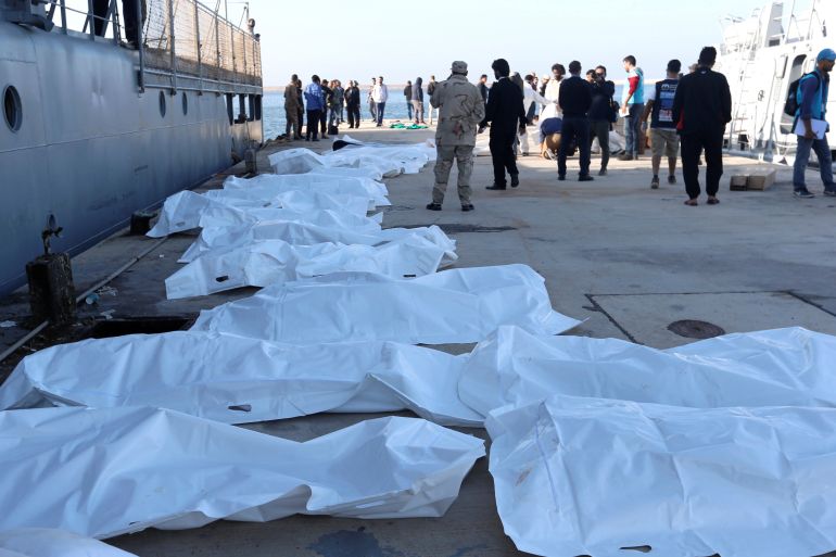 31 مهاجرا لقوا حتفهم بعد أن غرق قاربهم قبالة الساحل الغربي لليبيا