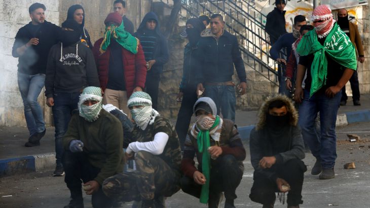 مواجهات بين شباب فلسطيني وقوات الاحتلال الإسرائيلي في مدينة الخليل بالضفة الغربية