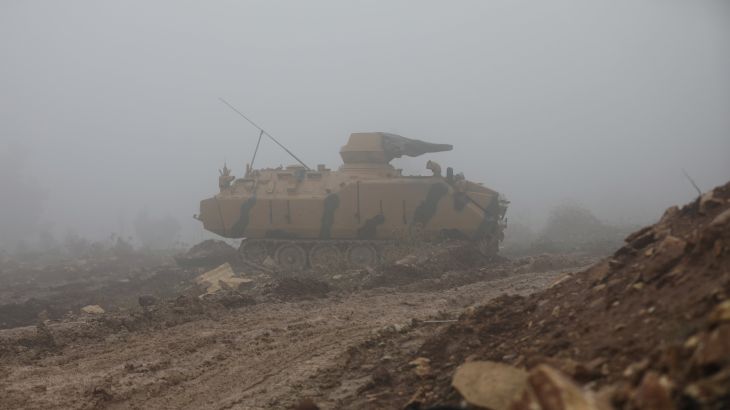 دبابة عسكرية تركية بالقرب من جبل بارسايا