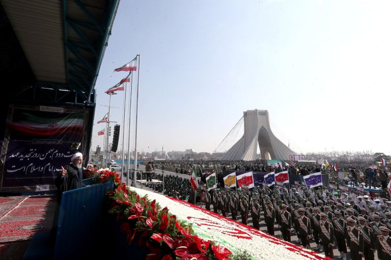 الرئيس حسن روحاني يخطب في الجماهير احتفالا بالذكرى الـ39 لانتصار الثورة الإسلامية في إيران (أرشيفية)