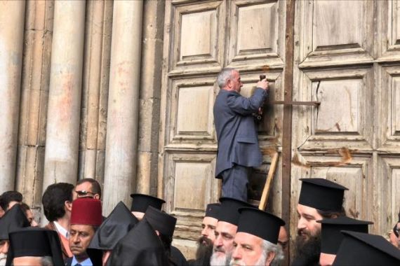 كنيسة القيامة أغلقت أبوابها حتى إشعار آخر احتجاجا على قرار الاحتلال بجبابة ضرائب على أملاك الكنائس