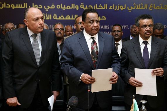 وزراء خارجية مصر والسودان وإثيوبيا خلال جولة مفاوضات سابقة بشأن سد النهضة