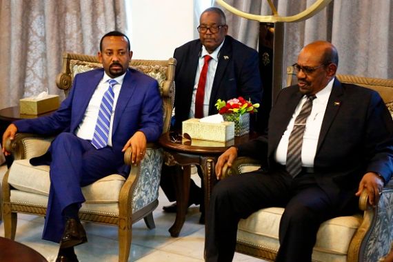 الرئيس السوداني عمر حسن البشير ورئيس الوزراء الإثيوبي أبي أحمد 
