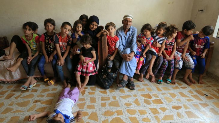 جدة عراقية ترعى 22 حفيدا بعد أن قتل "تنظيم الدولة" أباءهم