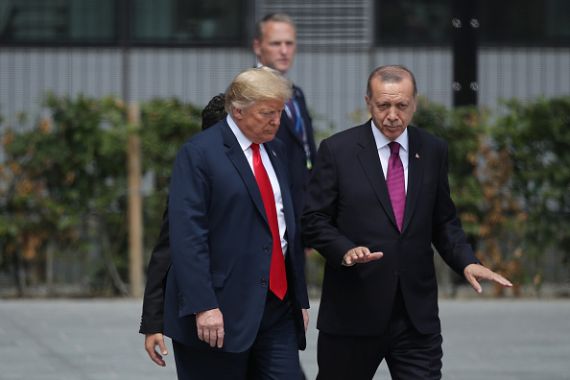 الرئيس التركي رجب طيب أردوغان (يمين) والرئيس الأمريكي دونالد ترامب
