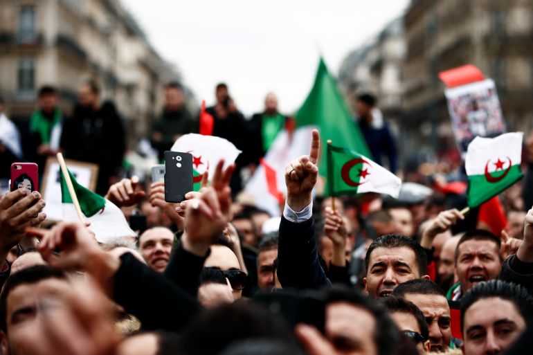 تزايد الاحتجاجات في الجزائر مع ترشح بوتفليقة للعهدة الخامسة 