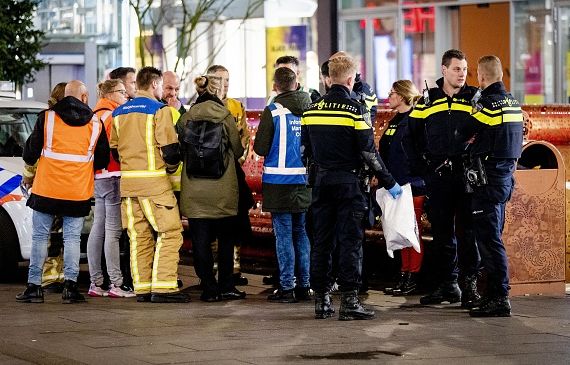 الشرطة الهولندية تنتشر في موقع حادث الطعن في لاهاي
