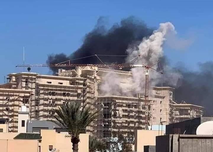 قوات اللواء الليبي المتقاعد خليفة حفتر تواصل استهداف العاصمة طرابلس