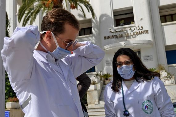 أطباء تونسيون يتدربون على التعامل مع فيروس كورونا