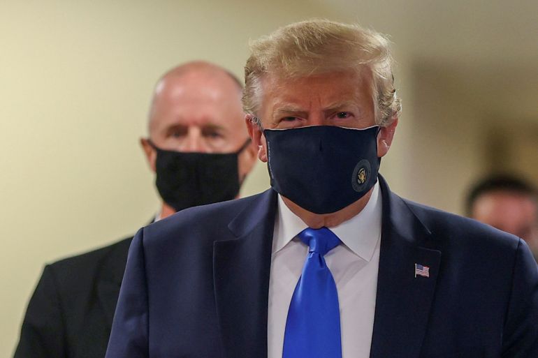 الرئيس الأمريكي دونالد ترمب يتراجع عن معارضة ارتداء واقي الوجه من فيروس كورونا المستجد