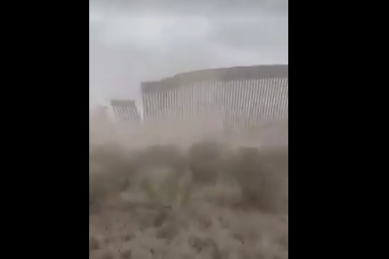 انهيار أجزاء من الجدار الحدودي بين الولايات المتحدة والمكسيك