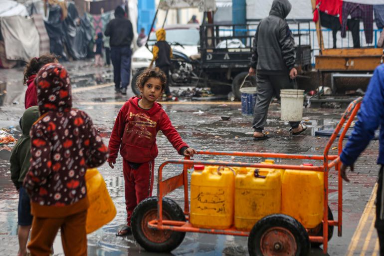 يعاني قاطع غزة من نقص المياه في ظل الحصار المشدد واستمرار الحرب