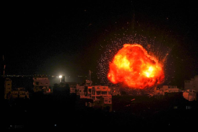 القصف الإسرائيلي على رفح في جنوب قطاع غزة