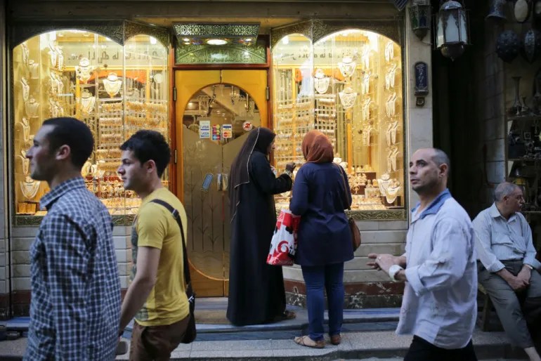 تراجع محدود لسعر الذهب في مصر