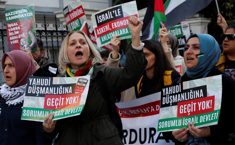 مظاهرات في إسطنبول تندد بالعدوان على غزة