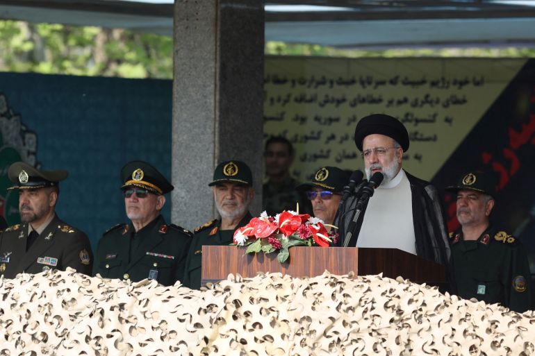 تحذيرات رئيسي جائت اثناء عرض عسكري سنوي في طهران
