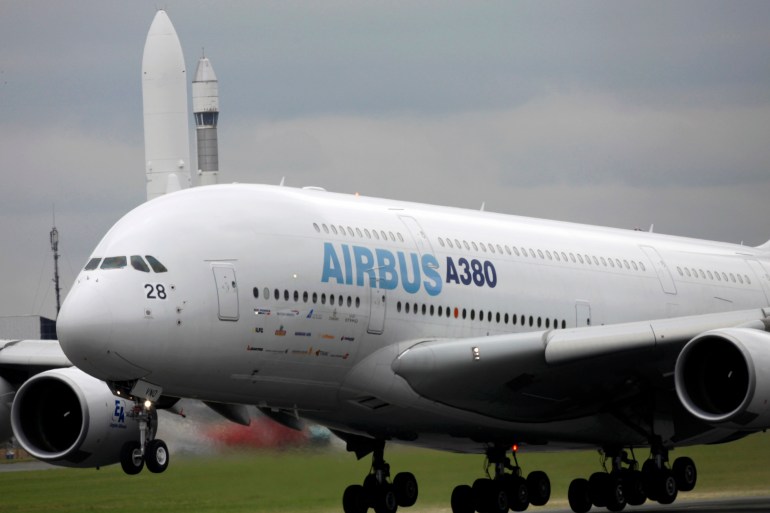 الطائرة طراز إيرباص A380 في معرض باريس للطيران في مطار لو بورجيه