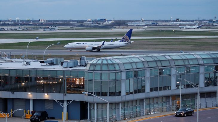     طائرة تابعة لشركة يونايتد إيرلاينز في مطار أوهير الدولي في شيكاغو          