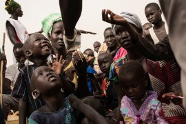 لاجئون جوعى ينشدون الطعام في جنوب السودان