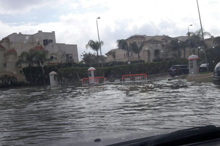 أمطار الربيع أغرقت أحياء القاهرة الفاخرة