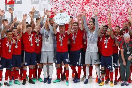 بايرن ميونخ يحتفل برفع درع الدوري الألماني لكرة القدم (بوندسليغا)