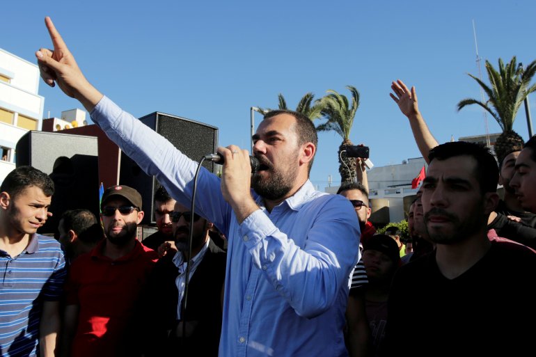 ناصر الزفزافي قائد "حراك الريف" أثناء مظاهرة في مدينة الحسيمة 