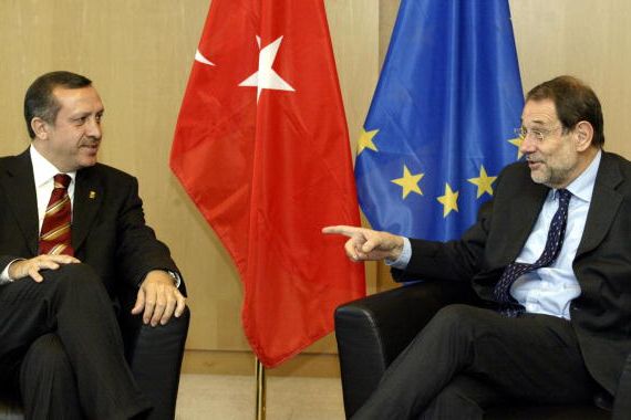 الرئيس التركي رجب أردوغان(يسار) وخافيير سولانا (يمين)