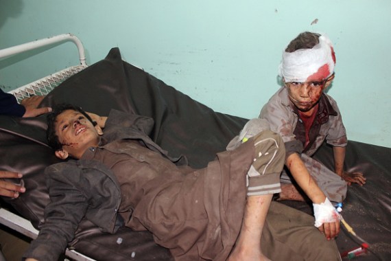 أطفال يمنيون من ضحايا غارات سعودية إماراتية على صعدة