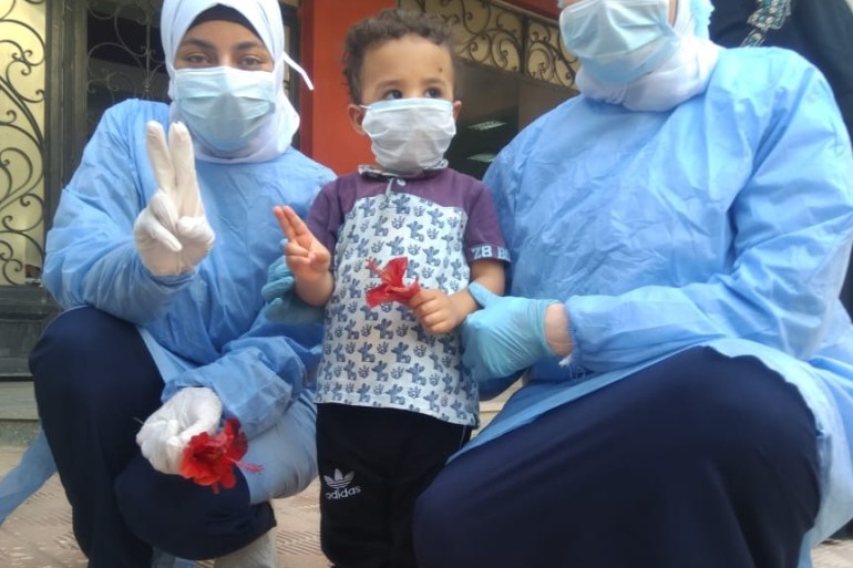 خروج أصغر طفل من مستشفى العزل بمحافظة الشرقية شمالي مصر