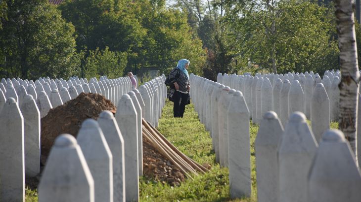 دفن رفات 9 ضحايا من مجزرة سربرنيتسا