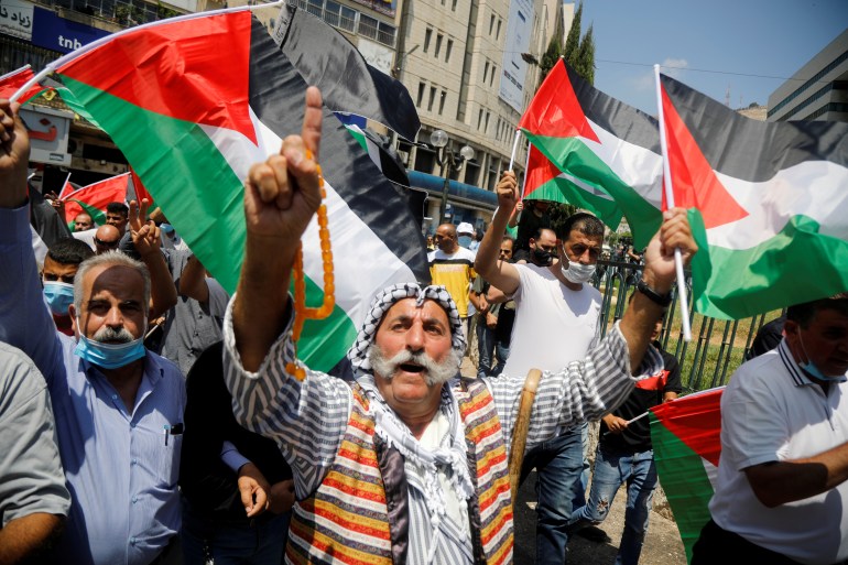 رفض عربي واسع لتطبيع الإمارات العلاقات مع إسرائيل برعاية الرئيس الأمريكي دونالد ترمب