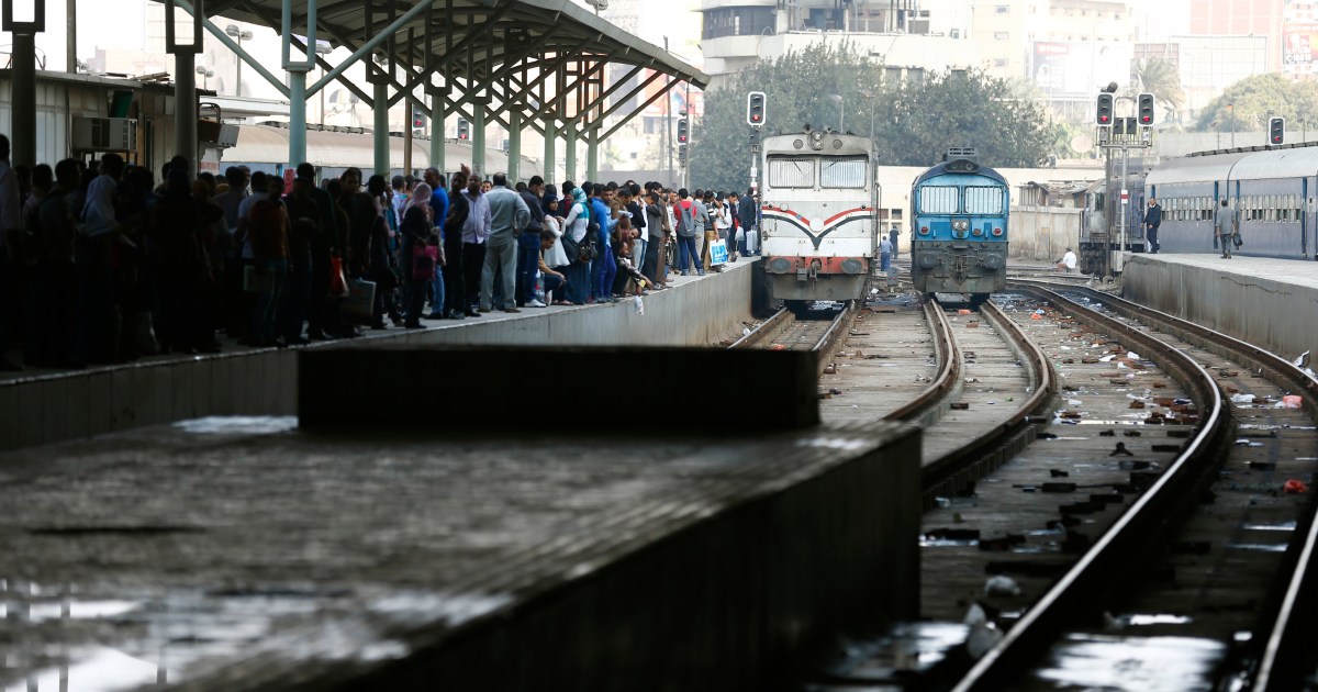 مصر.. توقف قطار لخروج عربة عن القضبان بمحطة طنطا (فيديو)