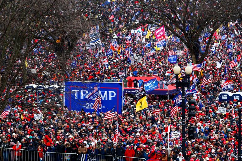 أنصار الرئيس الأمريكي (المنتهية ولايته) دونالد ترم يحتشدون في واشنطن احتجاجا على فوز جو بايدن بالانتخابات الرئاسية
