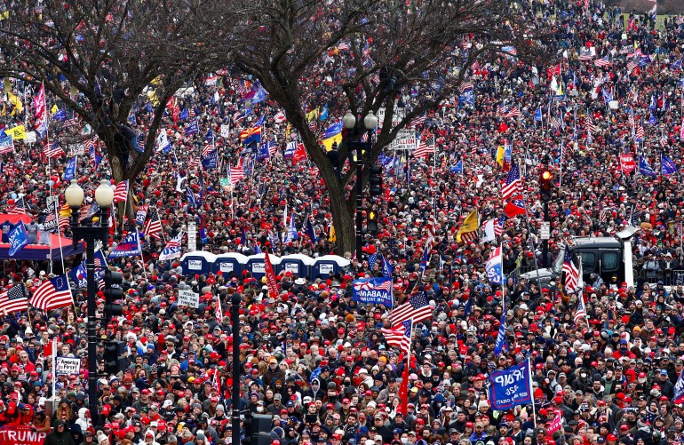  أنصار الرئيس الأمريكي (المنتهية ولايته) دونالد ترم يحتشدون في واشنطن احتجاجا على فوز جو بايدن بالانتخابات الرئاسية