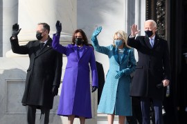 الرئيس الأمريكي المنتخب جو بايدن وقرينته، مع نائبة الرئيس المنتخب كامالا هاريس وزوجها