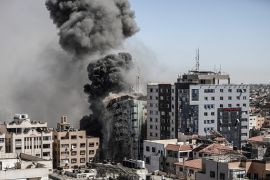 الاحتلال الإسرائيلي يقصف برج الجلاء في غزة