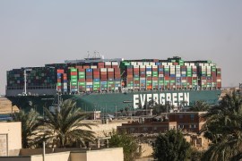 السفينة إيفر غيفن قيد الاحتجاز في مصر بعد شهرين من أزمة جنوحها في قناة السويس