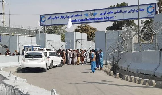 حركة طالبان تسعى لإعادة الحياة إلى مطار كابل
