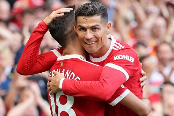 اللاعب البرتغالي كريستيانو رونالدو يحتفل بأول أهدافه مع الشياطين الحمر في 2021