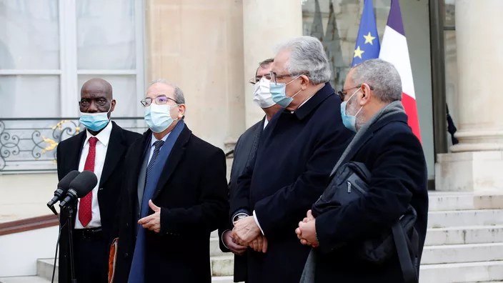 «Charte des principes islamiques» .. Les organismes islamiques français annoncent leur acceptation de la loi Macron pour réglementer les affaires musulmanes |  nouvelles islamophobes