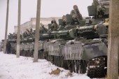 قوات من الجيش الأوكراني تجري تدريبات عسكرية على نشر القوات في أوديسا (رويترز)