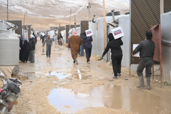 الشتاء يضاعف آلام النازحين السوريين في المخيمات