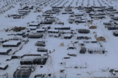 الثلوج تغطي مخيمات المهجرين في سوريا (الفرنسية)