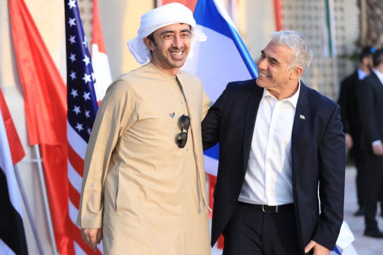 يائير لابيد يستقبل وزير الخارجية الإماراتي في تل أبيب