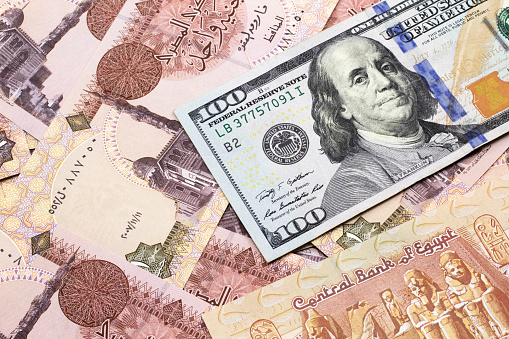 الدولار الأمريكي يواصل ارتفاعه مقارنة بالجنيه المصري
